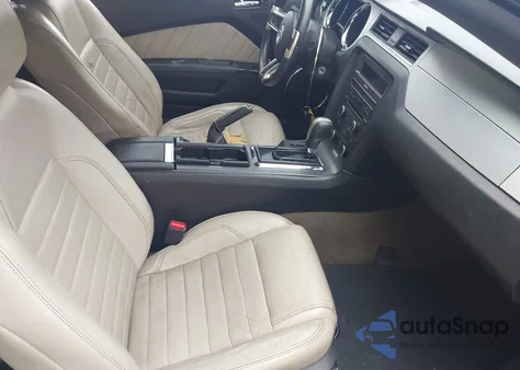 2014 Ford Mustang V6 Premium from USA, damaged, VIN 1ZVBP8EM3E5231996